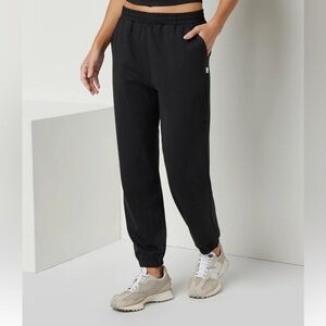 Vuori Boyfriend Joggers - Black - Medium